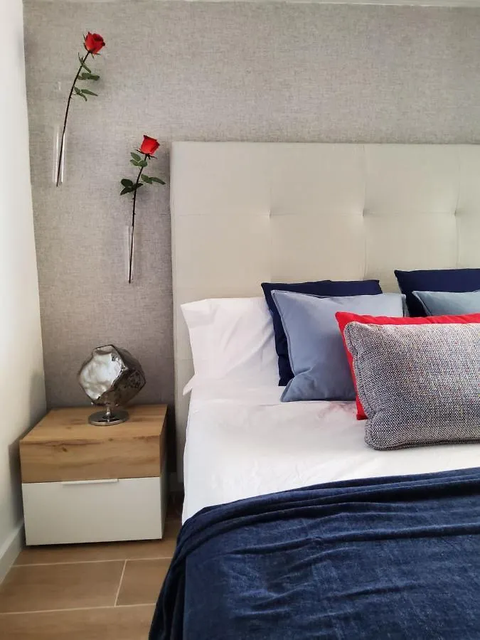Atico Esquinero Muy Soleado Con La Terraza De 50 M2 Apartment Sitges