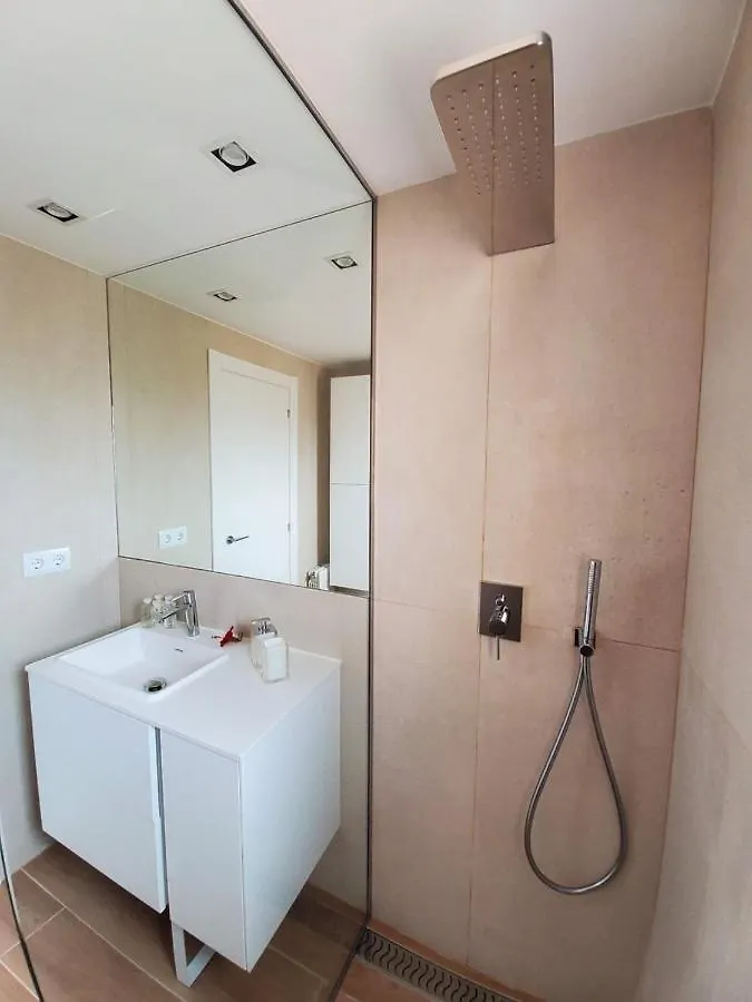 Atico Esquinero Muy Soleado Con La Terraza De 50 M2 Apartment Sitges