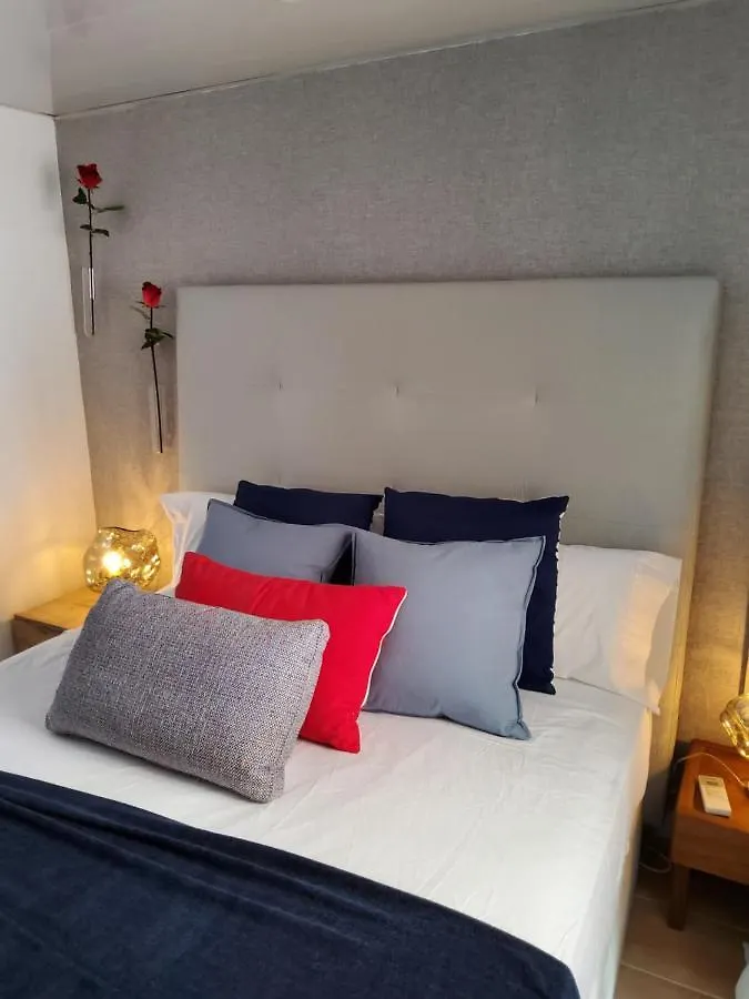 Atico Esquinero Muy Soleado Con La Terraza De 50 M2 Apartment Sitges