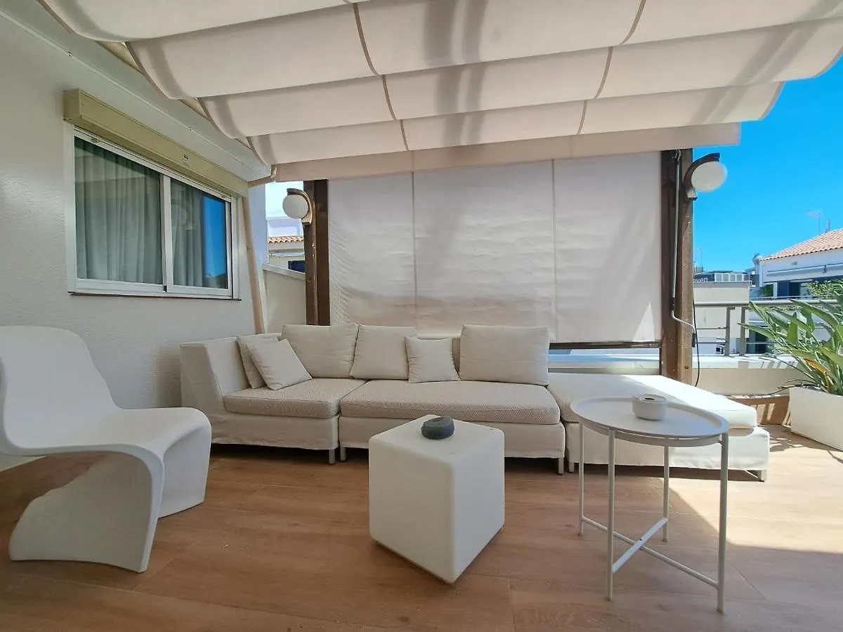 Atico Esquinero Muy Soleado Con La Terraza De 50 M2 Apartment Sitges 0*,  Spain