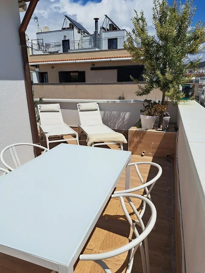Atico Esquinero Muy Soleado Con La Terraza De 50 M2 Apartment Sitges