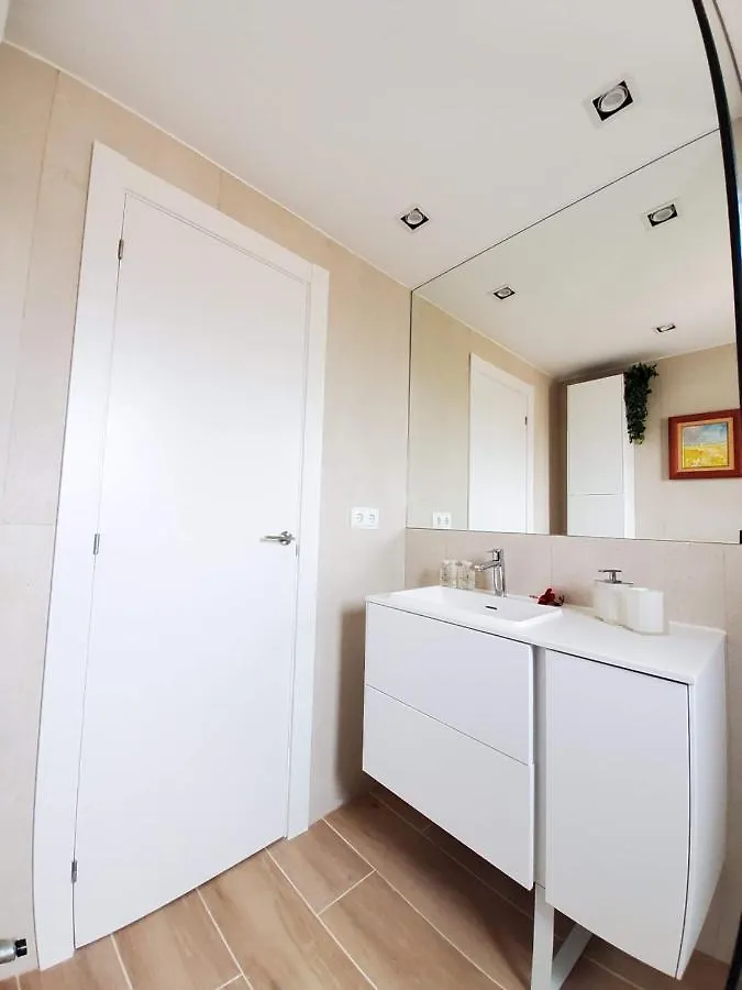 Apartmán Atico Esquinero Muy Soleado Con La Terraza De 50 M2 Sitges 0*,